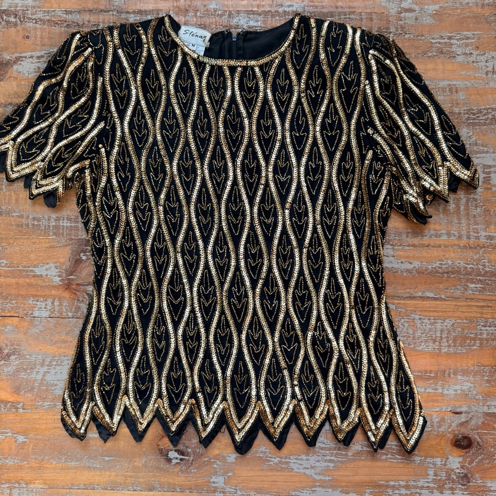 VTG Sténay black 100% silk top with gold beading